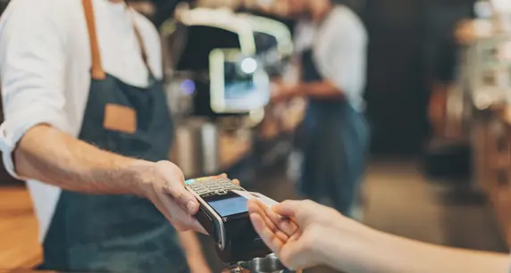 Carte di debito : il modo più comodo per pagare, anche all'estero