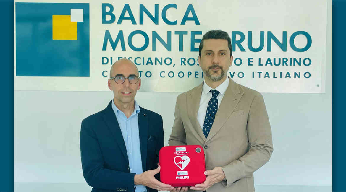 070624 DEFIBRILLATORE 01